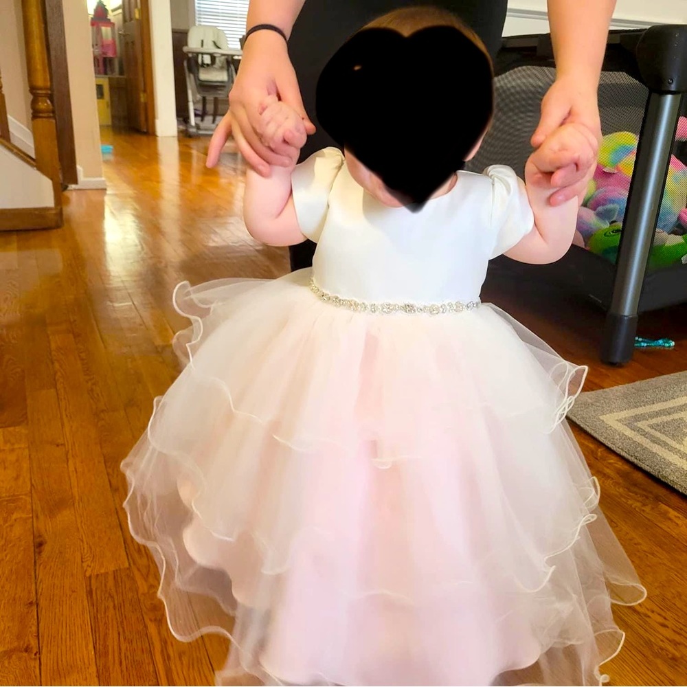 Nan & Jan stunning christening/ wedding dress